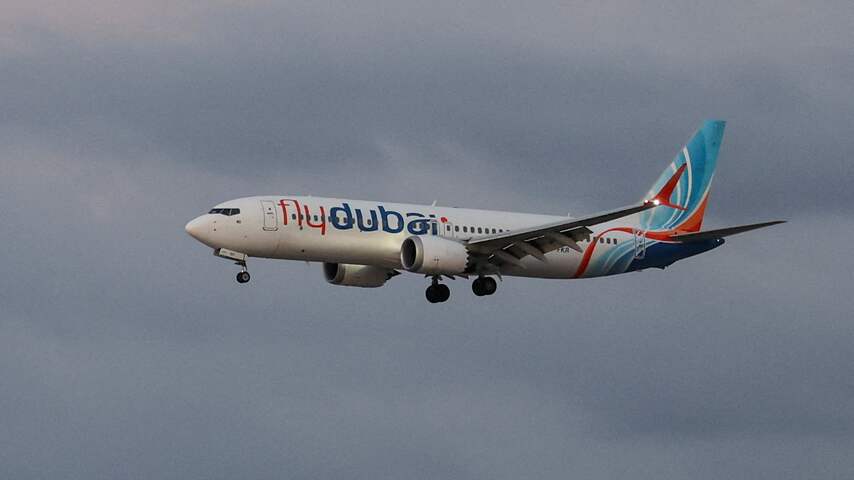 Foto bij Copiloot flydubai eerder geschorst vanwege extremistisch materiaal op telefoon