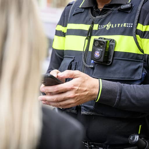Twee vrouwen en een man opgepakt na vondst dode man in Rotterdamse woning