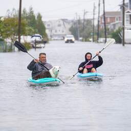 Overstromingen door hevige storm noordoostkust VS, dode in New York