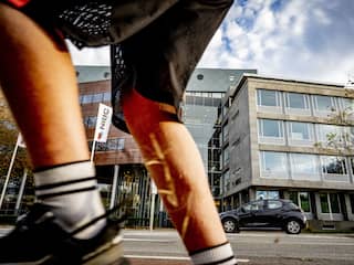 Grootste bankovername in jaren voltooid nu NIBC Bank van ABN AMRO is