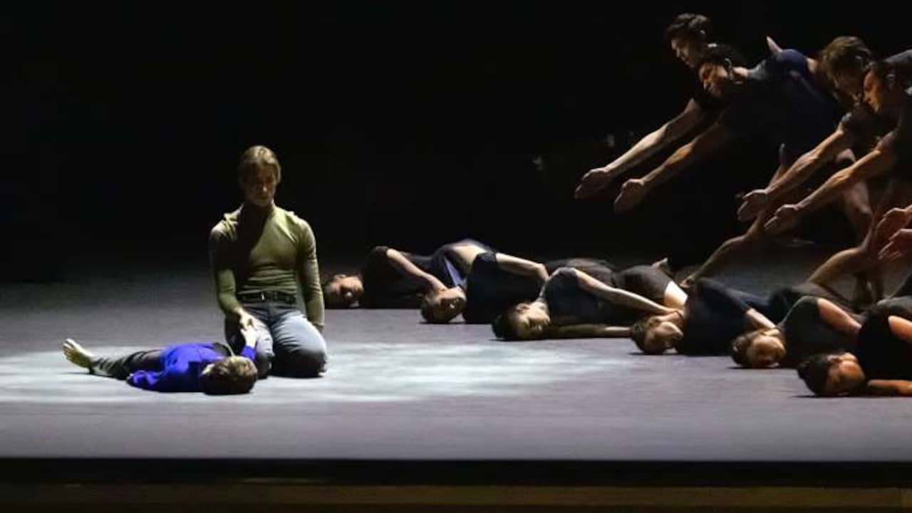 Dramatische oorlogsfoto wordt in Amsterdam tot leven gedanst