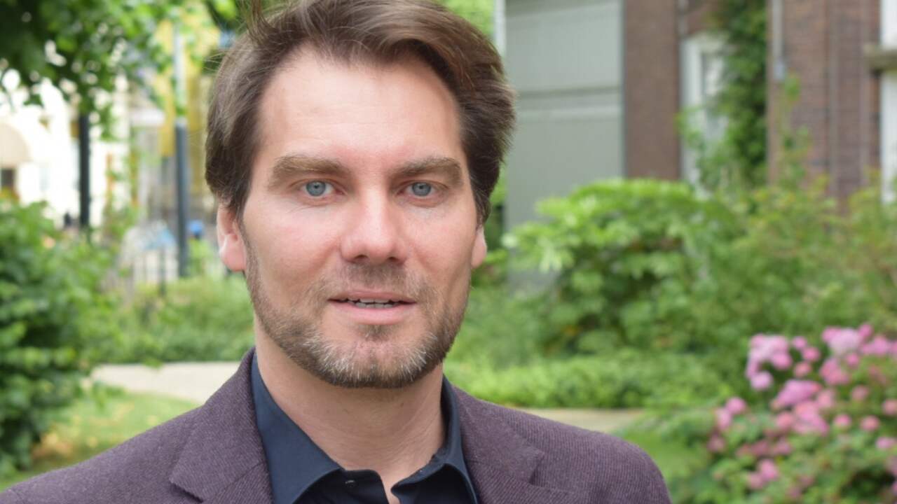 Auke Hulst wint Bob den Uyl Prijs voor beste reisboek | Boek & Cultuur ...