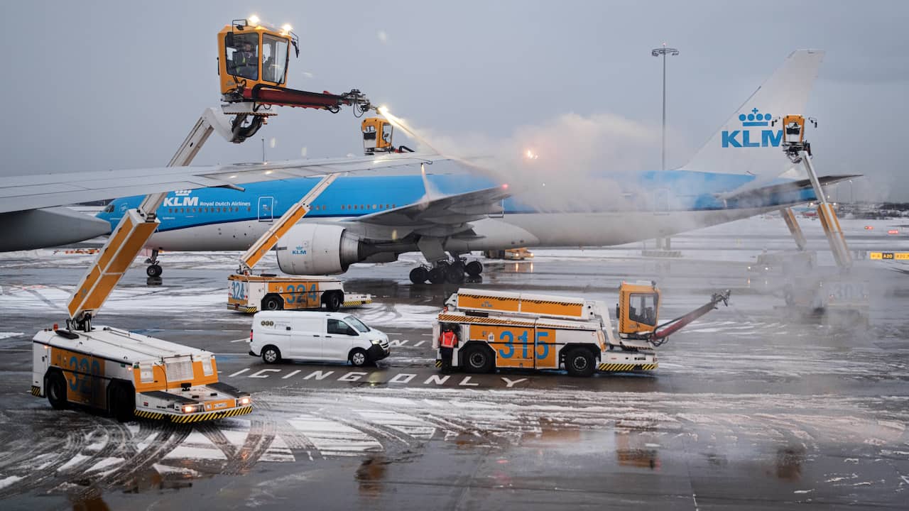 Live sneeuw | Morgenochtend geen bussen in Den Haag en Utrecht