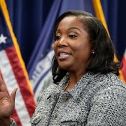 Hooggerechtshof blokkeert direct ontslag Fed-bestuurder Lisa Cook door Trump