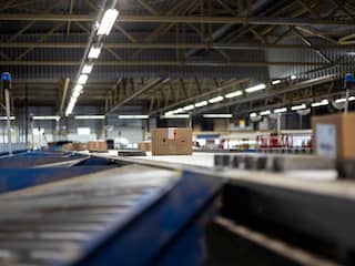 Pakketbezorgdienst moet werk neerleggen op last van Arbeidsinspectie