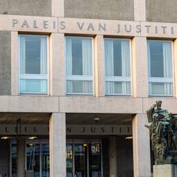 Man krijgt zeven jaar cel voor jarenlang misbruiken van dochter en stiefdochter