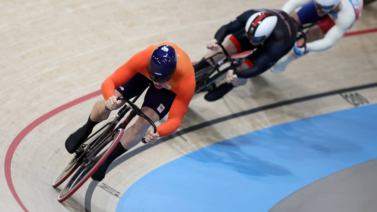 Lavreysen ligt op koers voor nieuw olympisch goud, exit Hoogland op