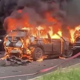 Video | Beveiligingscamera filmt explosie in auto 