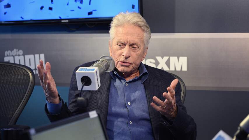 Foto bij Michael Douglas loog veertig jaar over romance met collega op filmset