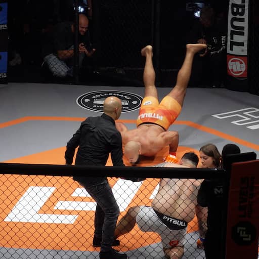 Illustratie bij: Video | Oud-judoka Meyer viert snelle knock-out bij MMA-debuut met opvallende dans