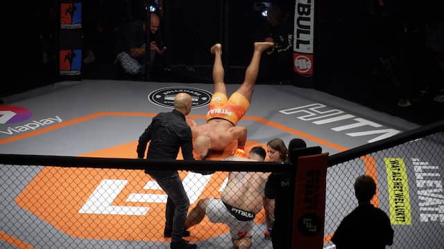 Oud-judoka Meyer viert snelle knock-out bij MMA-debuut met opvallende dans