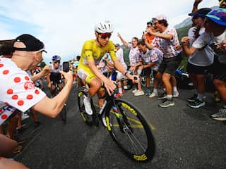Pogacar aangeslagen na opgave Vingegaard in Tour: 'Heel verdrietig om te zien'