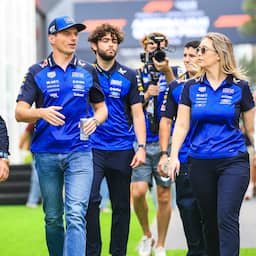Live F1 | Verstappen moet inhaalslag maken op Mercedes in laatste training Bakoe