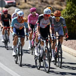 Live Vuelta | Mas verdedigt rode trui na opgave Pogacar, bekijk de koerssituatie
