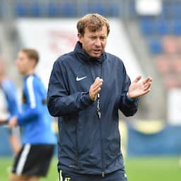 Tsjechische coach levenslang geschorst na filmen van voetbalsters in kleedkamer