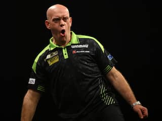Van Gerwen opent World Matchplay met zege en treft Van Duijvenbode