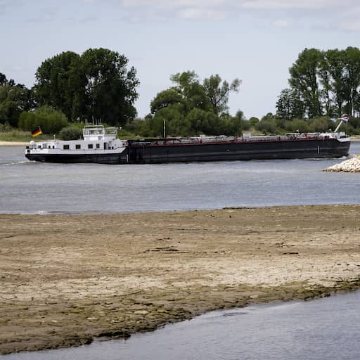 Illustratie bij: Droogte zorgt voor flinke terugval in goederenvervoer over Nederlandse rivieren
