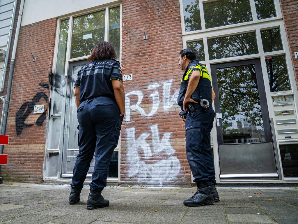 Kantoor van belangenorganisatie COC Rotterdam beklad met homofobe teksten