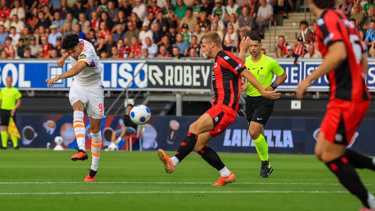 Live Eredivisie | PSV kort na gelijkmaker Excelsior weer op voorsprong via Pepi