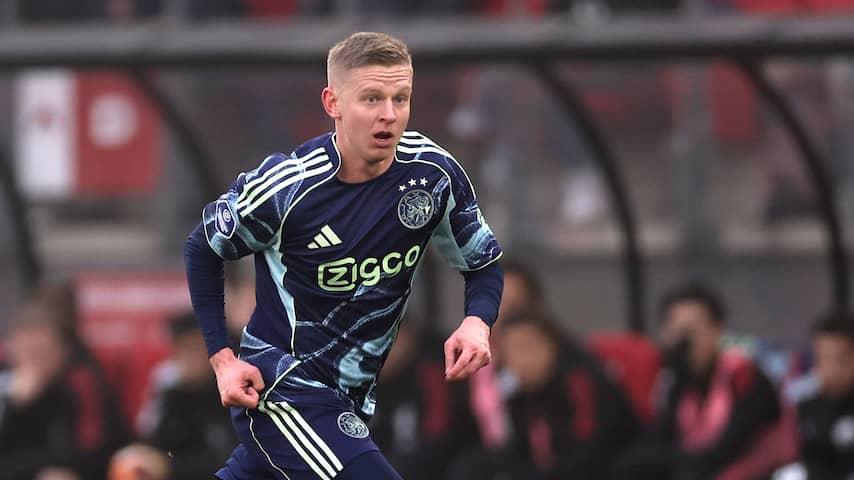 Ajax laat contractloze Zinchenko meetrainen na zware knieblessure