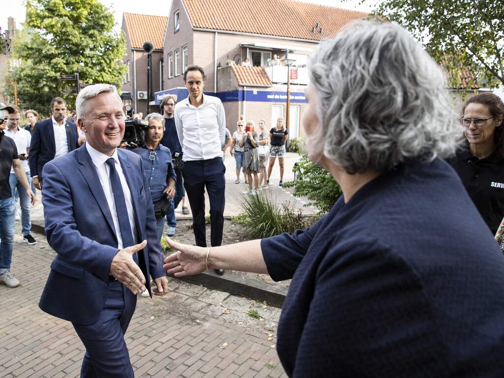 Staatssecretaris probeert Albergen gerust te stellen: 'Azc is doorgaans veilig'