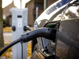 Meer vraag naar elektrische auto's door hoge benzineprijzen