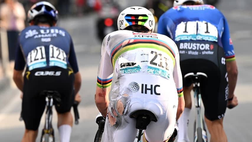Pogacar wint Milaan-San Remo ondanks val, Van der Poel komt tekort in ...