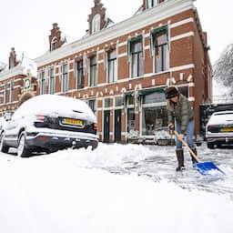 Live winterweer | Langer code oranje in twee provincies, hele weekend minder treinen