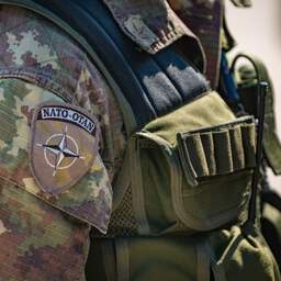Vier NAVO-soldaten gewond geraakt door eigen vuur bij oefening in Letland