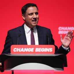 Schotse Labour-leider Anas Sarwar roept Starmer op te vertrekken