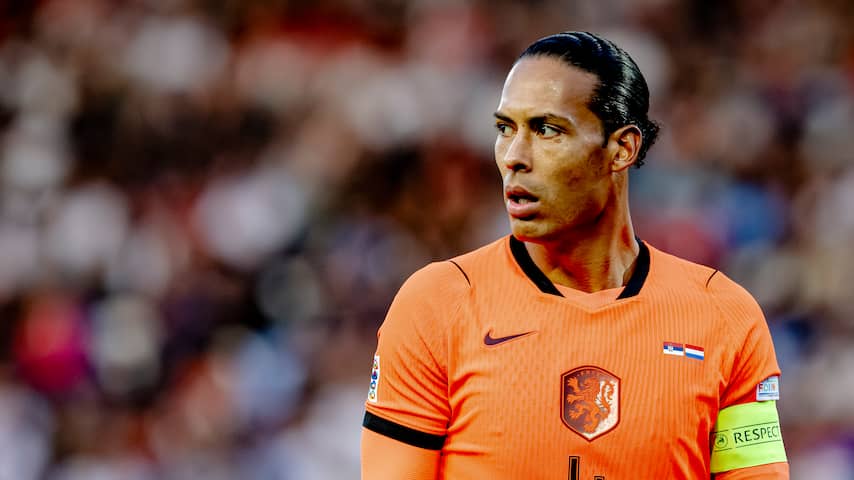 Foto bij Van Dijk mag in Griekenland geen geel krijgen voor Oranjejubileum op zondag