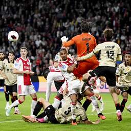 Ajax mist kans op kans en verspeelt weer punten tegen angstgegner Excelsior