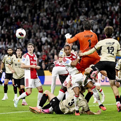 Illustratie bij: Ajax mist kans op kans en verspeelt weer punten tegen angstgegner Excelsior