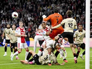 Ajax mist kans op kans en verspeelt weer punten tegen angstgegner Excelsior