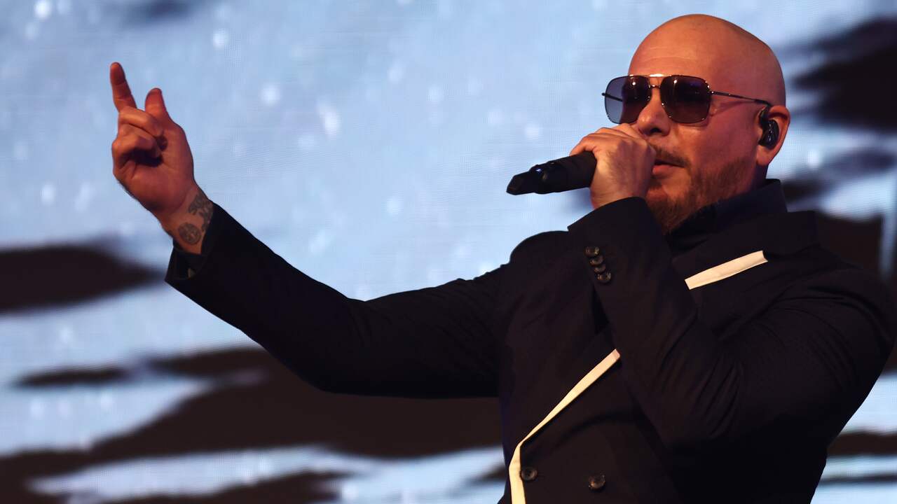 Pitbull staat op 24 februari 2025 in Ziggo Dome Muziek NU.nl