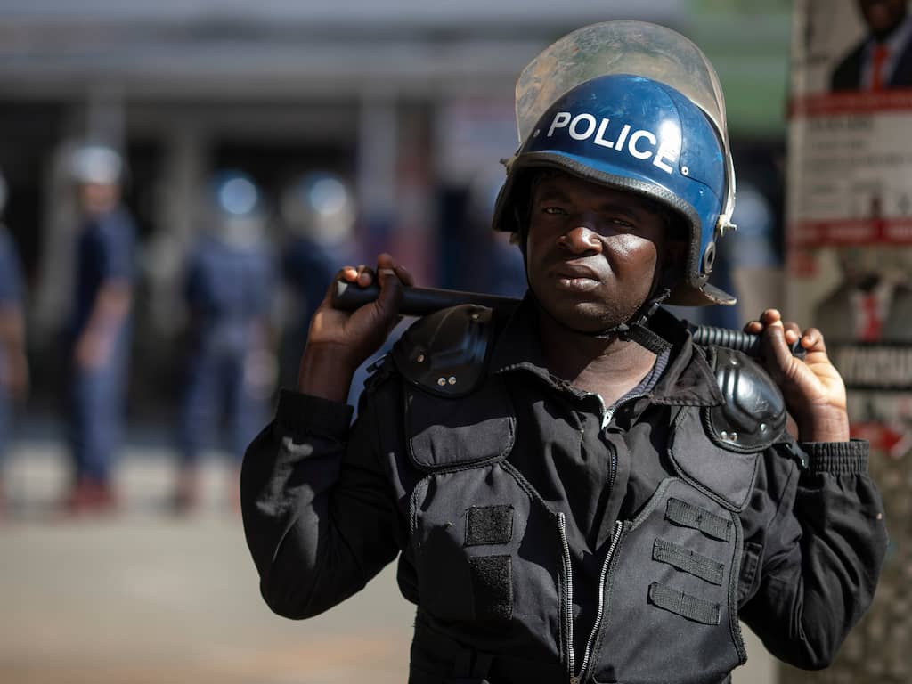 'Profeet' van Zimbabwaanse sekte opgepakt wegens uitbuiting van 251 kinderen