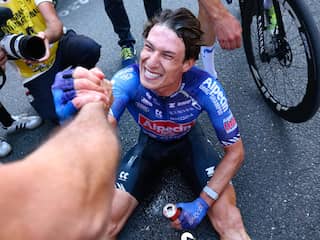 Philipsen dankt Van der Poel na ritzege: 'Als Mathieu je helpt, moet je wel winnen'