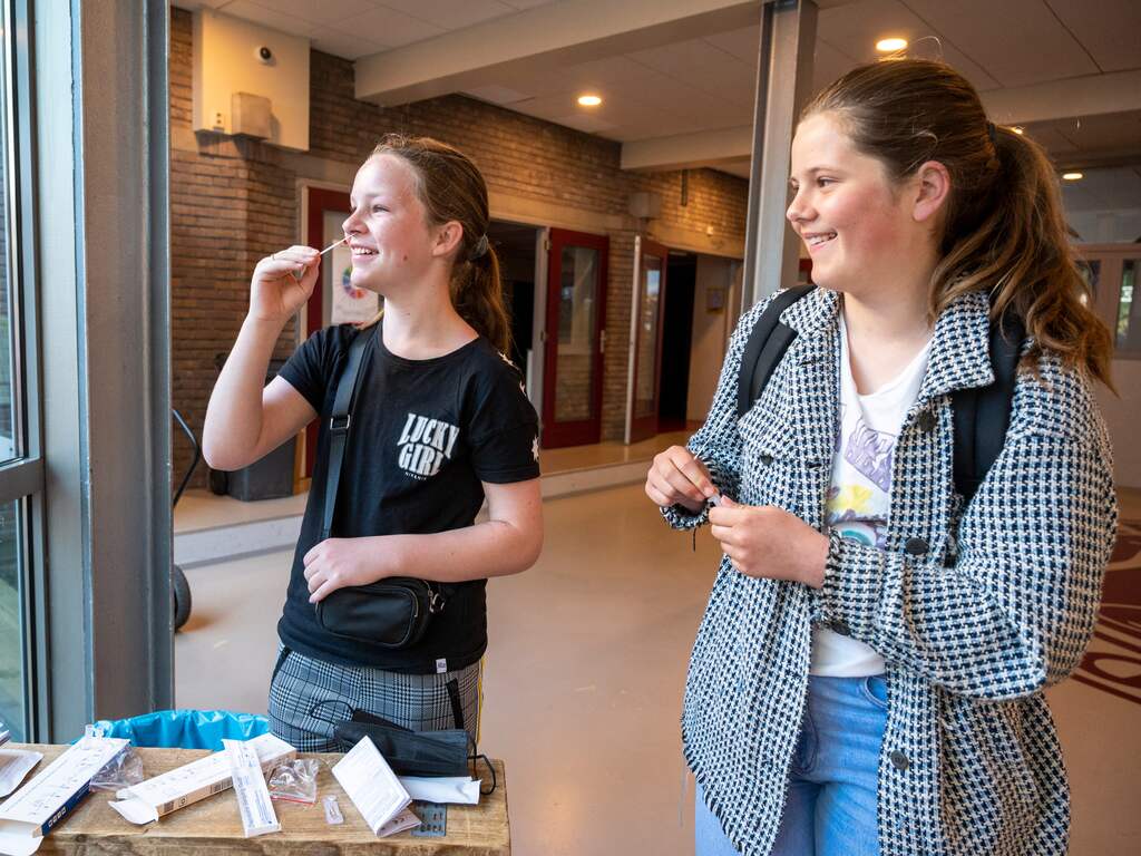 Vanaf nu mag je ook bij klachten een zelftest doen: hoe zit dat?