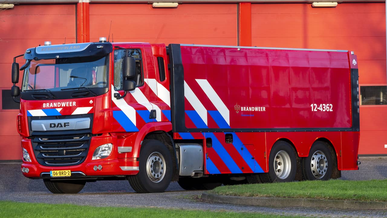 Foto bij Brand in verdeelstation Meeden is niet te blussen, nog dagen rookoverlast