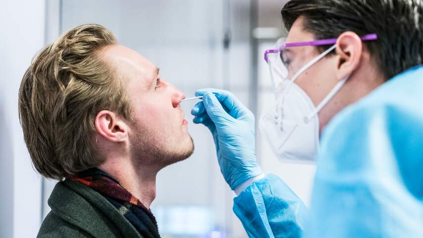 Moeten jongeren zich ook laten vaccineren?