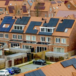 Enexis wil stroomnet ontlasten door tijdelijk zonnepanelen te 'dimmen'