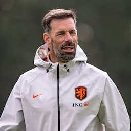 Assistent Van Nistelrooij dagen afwezig bij Oranje omdat hij