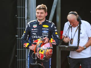 Verstappen worstelt zich naar tweede plek: 'Geen idee hoe dat kan met deze auto'
