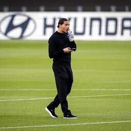 Live Champions League | Feyenoord telt af naar kraker in en tegen Barcelona