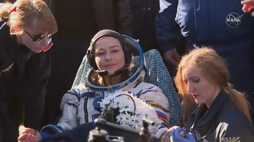 Russische actrice en cameraman keren na opnames terug uit ISS