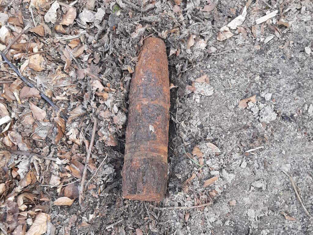 Nietsvermoedende wandelaars nemen levensgevaarlijke granaat mee naar huis