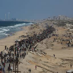 Massale volksverhuizing in Gaza: 'Mijn huis is er, maar de wijk is vernietigd'