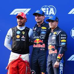 Verstappen straalt na eerste pole: 'Dat het eindelijk lukt, is ongelofelijk'