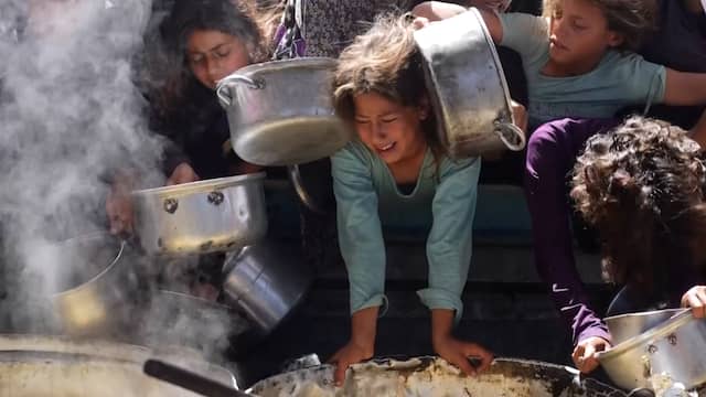 Uitdelen van voedsel slaat om in chaos in Gaza