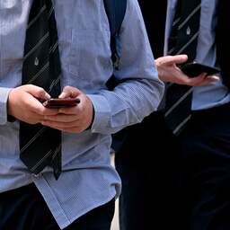 Australië verbiedt als eerste land ter wereld sociale media voor jongeren